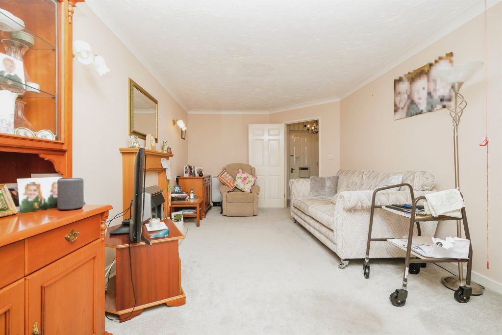 Property photo 3 of 17