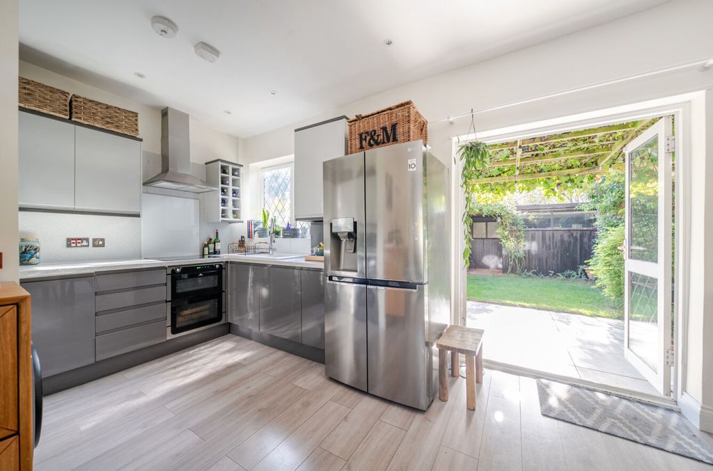 Property photo 2 of 19