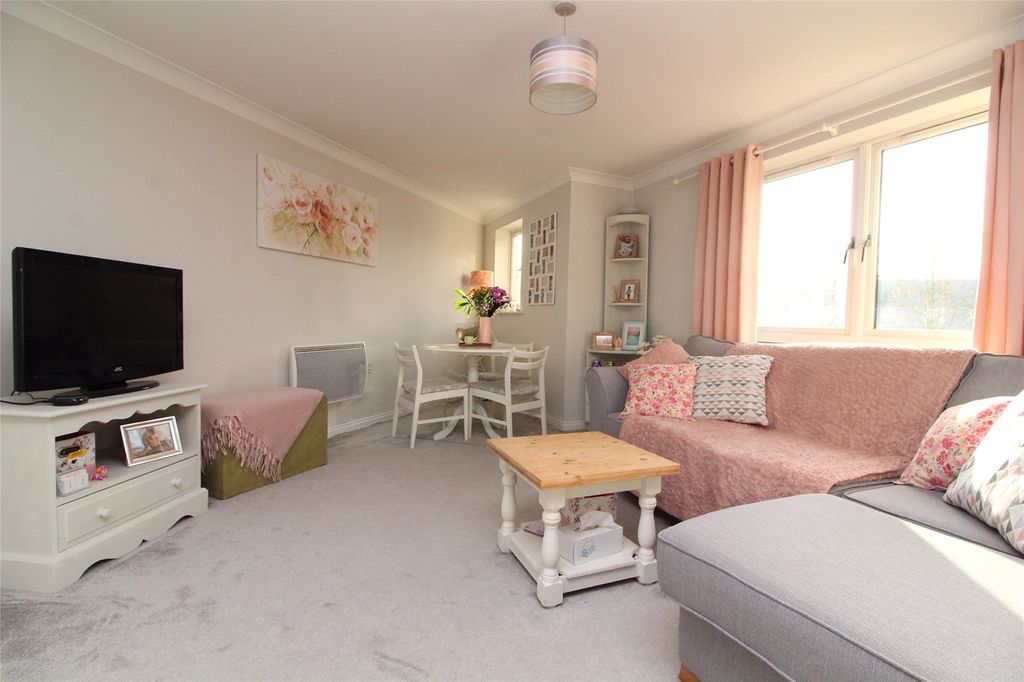 Property photo 2 of 19 Picture No. 10