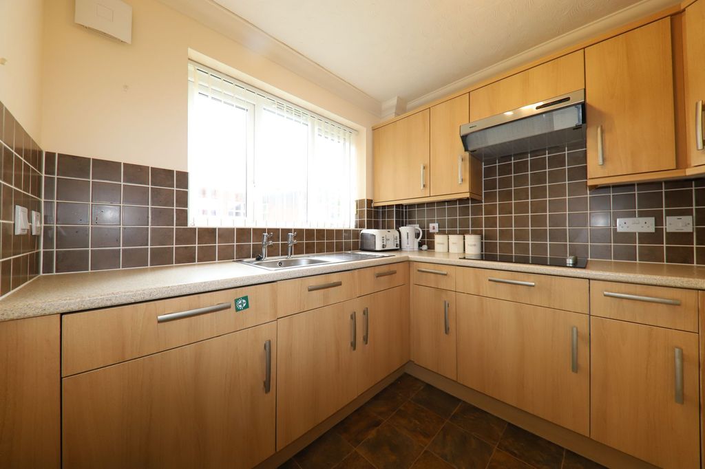 Property photo 3 of 14 Kitchen