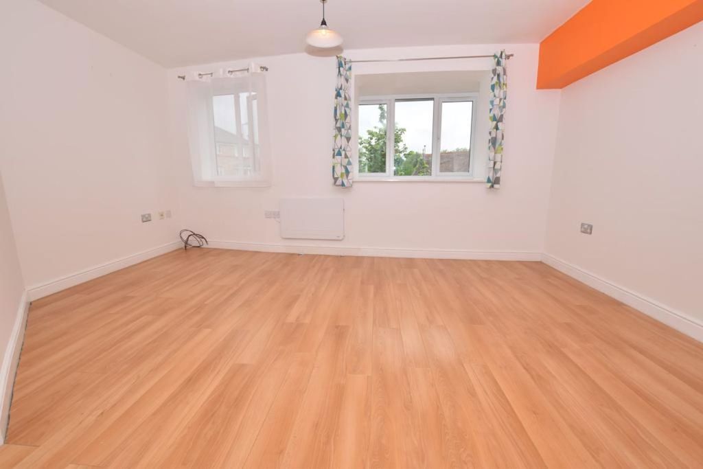 Property photo 2 of 31