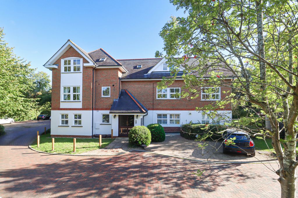 Property photo 1 of 12 External
