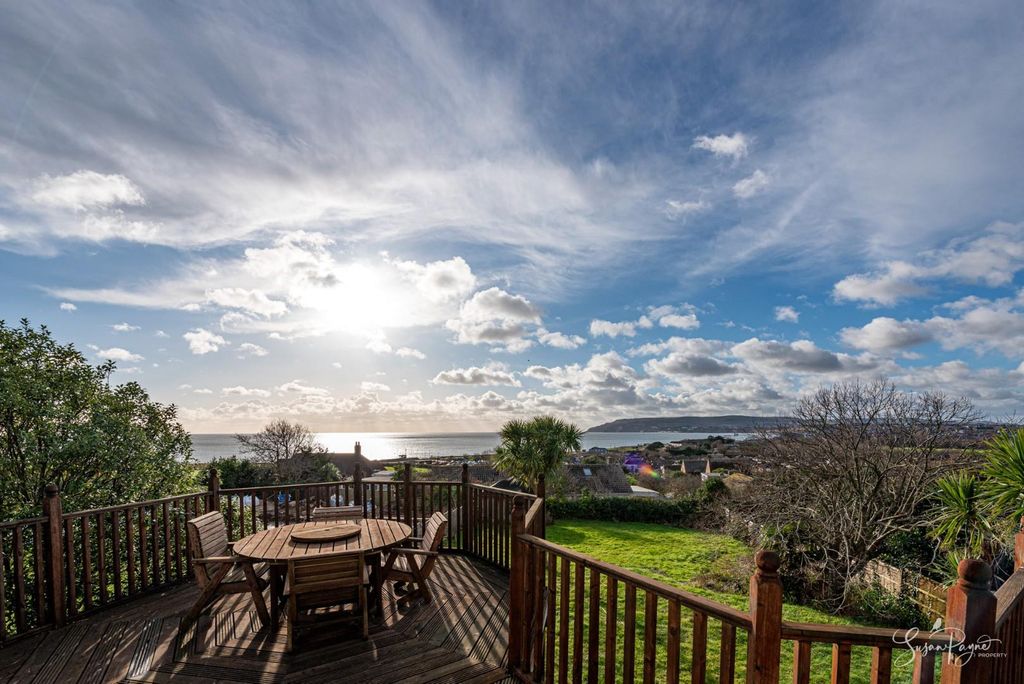 Property photo 1 of 34 Balcony