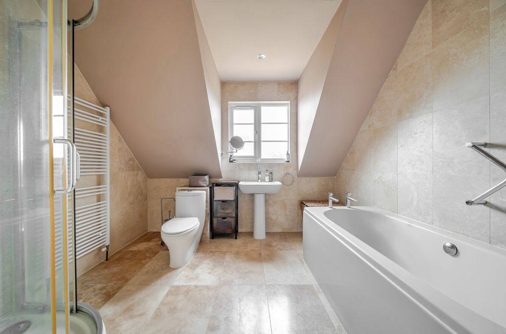 Property photo 3 of 28 Bathroom