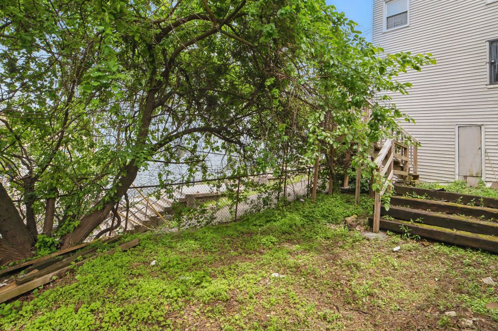 Property photo 2 of 2 <Alttext/>