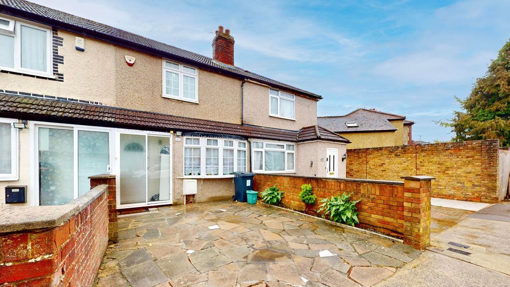 Property photo 1 of 26 Frontage