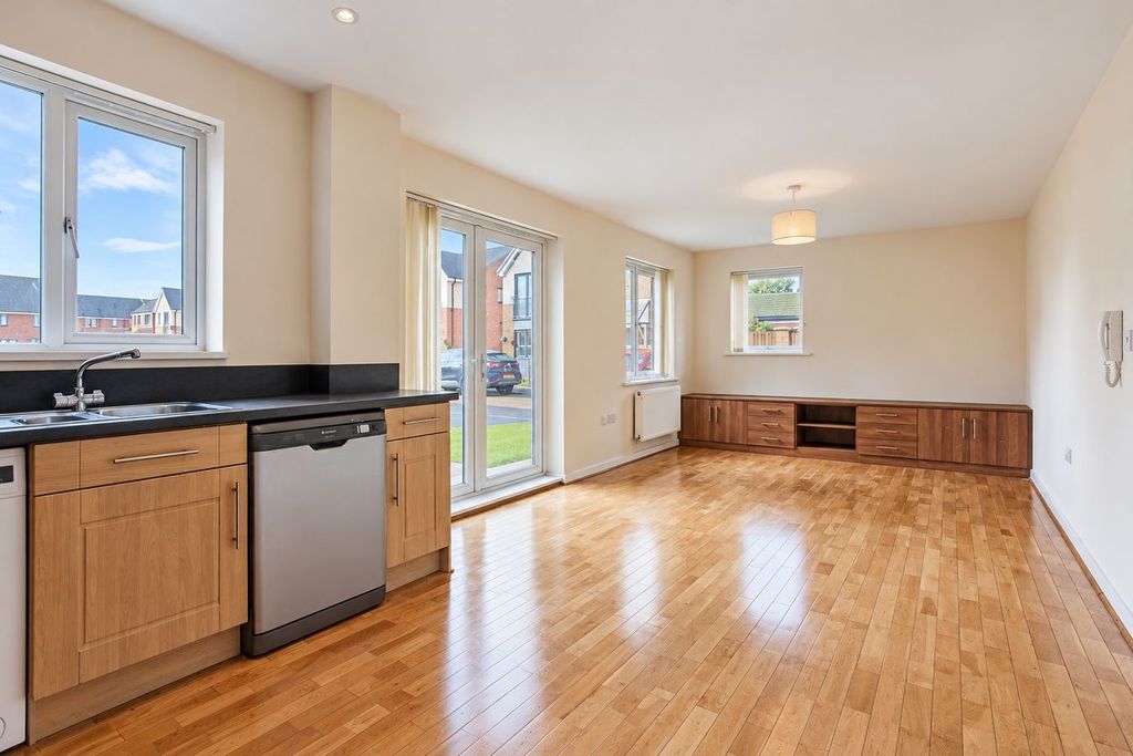 Property photo 2 of 14