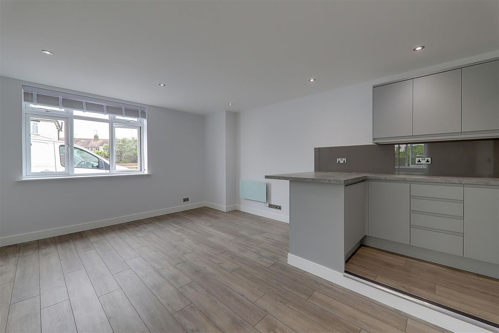 Property photo 3 of 9 Img_2601-Img_2603.Jpg