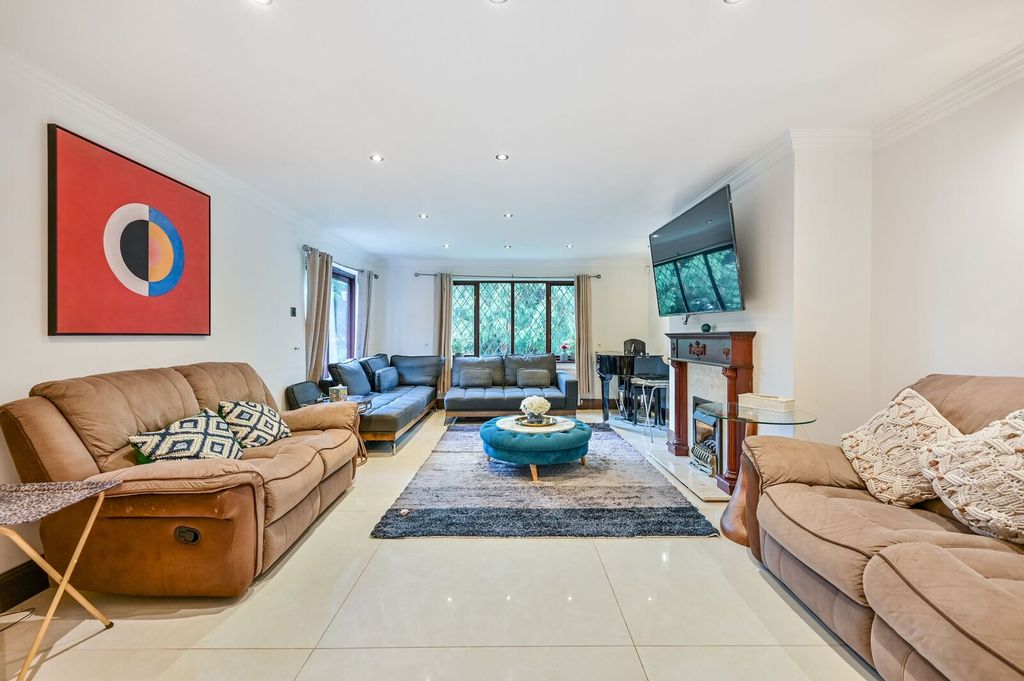 Property photo 3 of 15