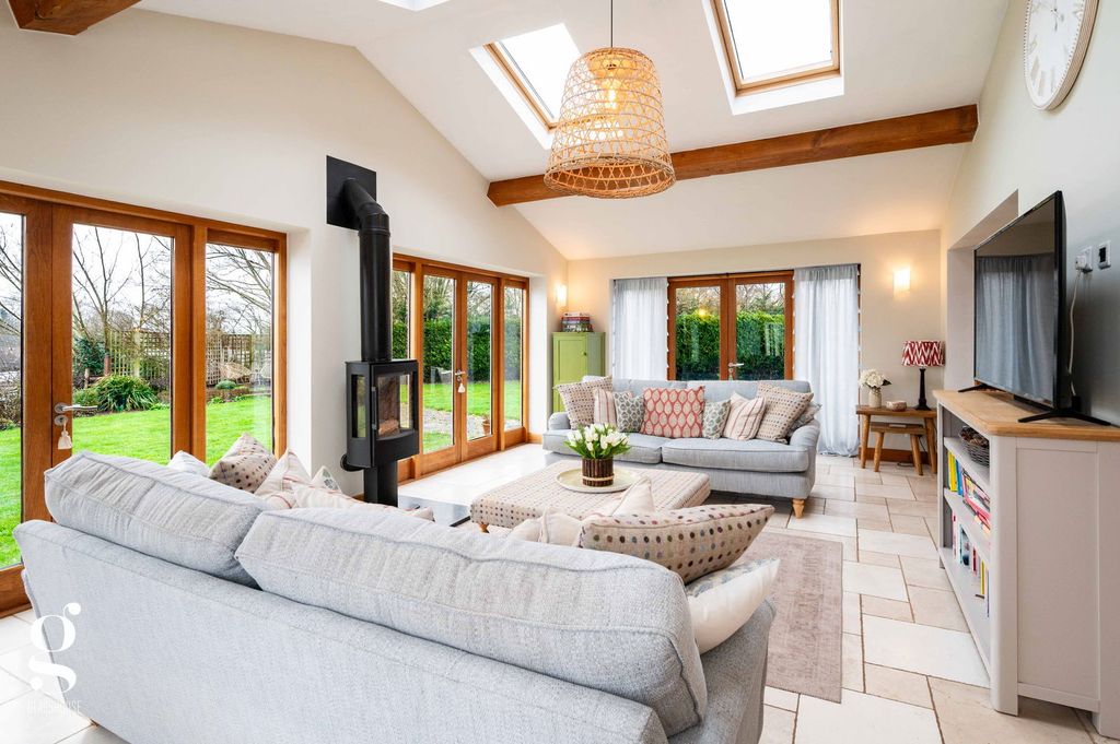 Property photo 3 of 63