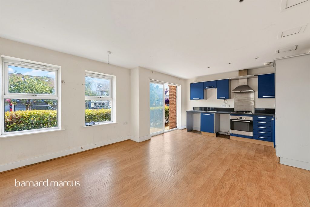 Property photo 3 of 10