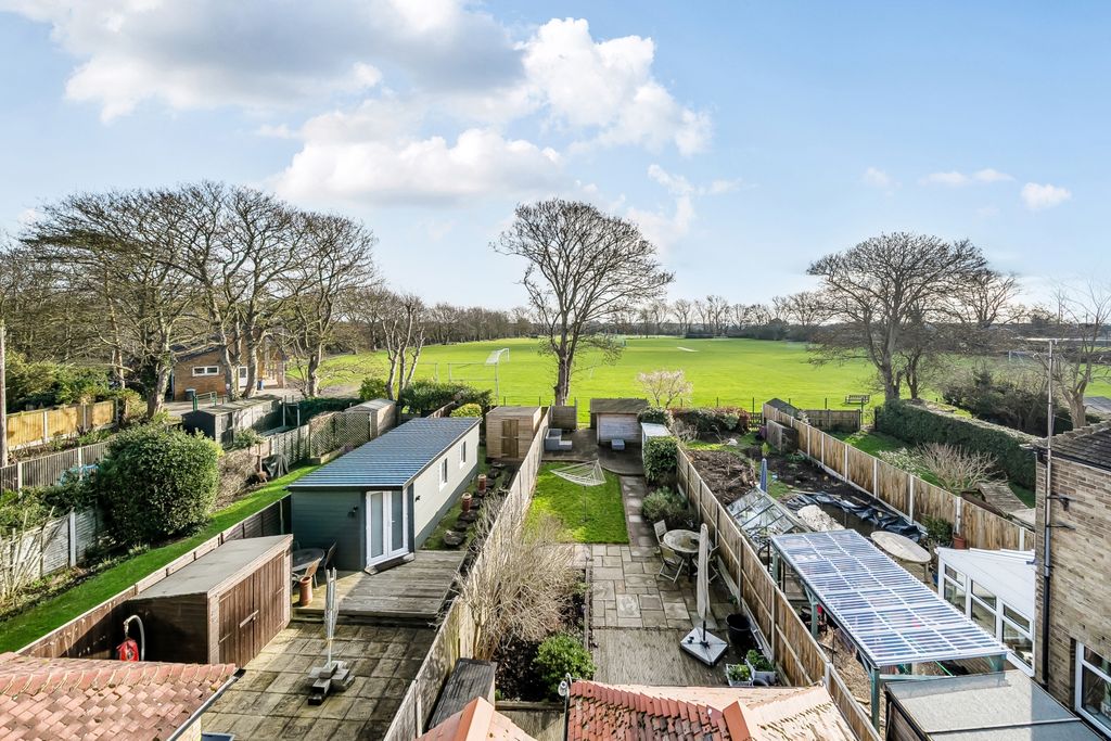 Property photo 2 of 23 1400401-4-696F8259d7668