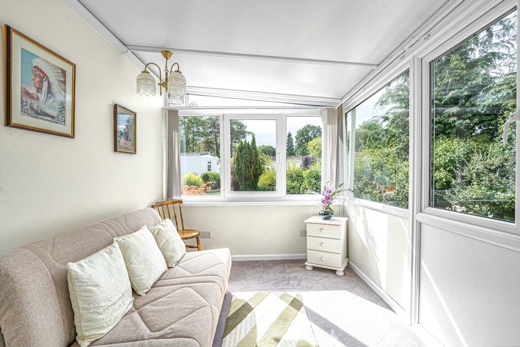 Property photo 3 of 19 Conservatory