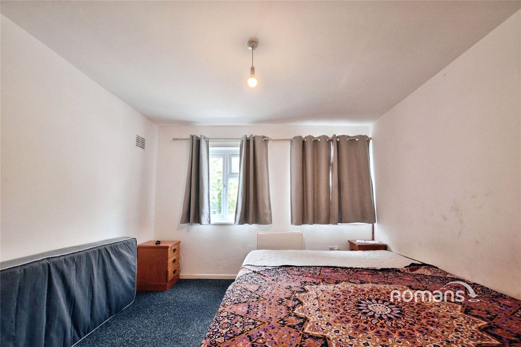 Property photo 3 of 8 Picture No. 02