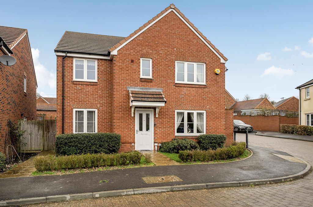 Property photo 1 of 15 1403874-32-69A19c...