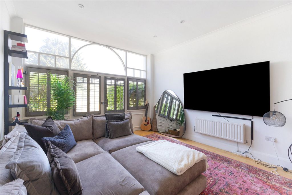 Property photo 2 of 17 Reception