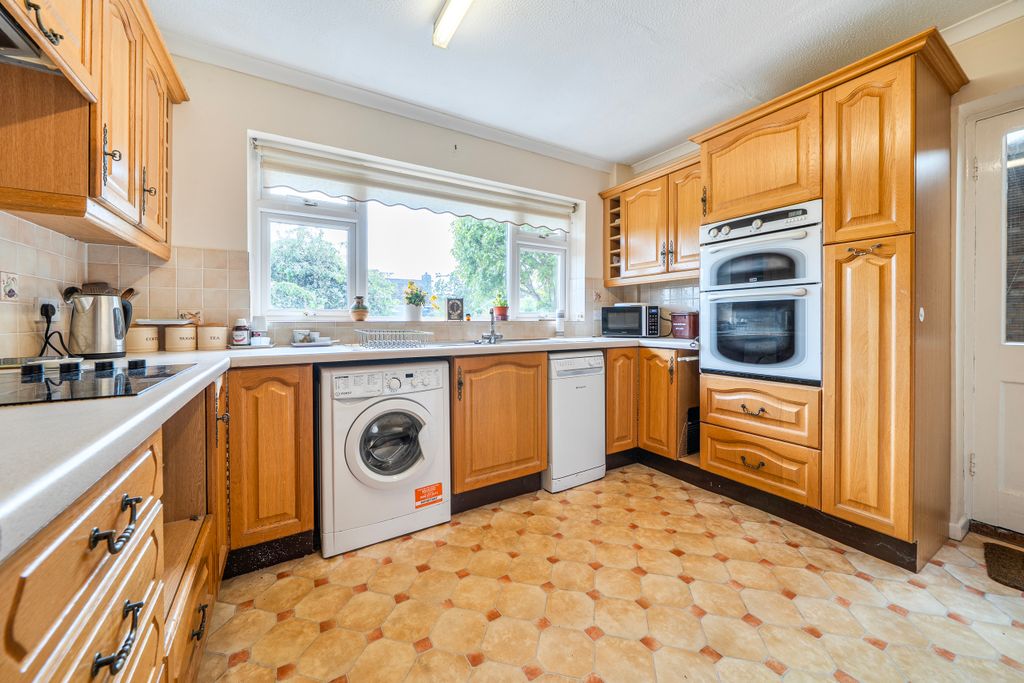 Property photo 3 of 22 Kitchen