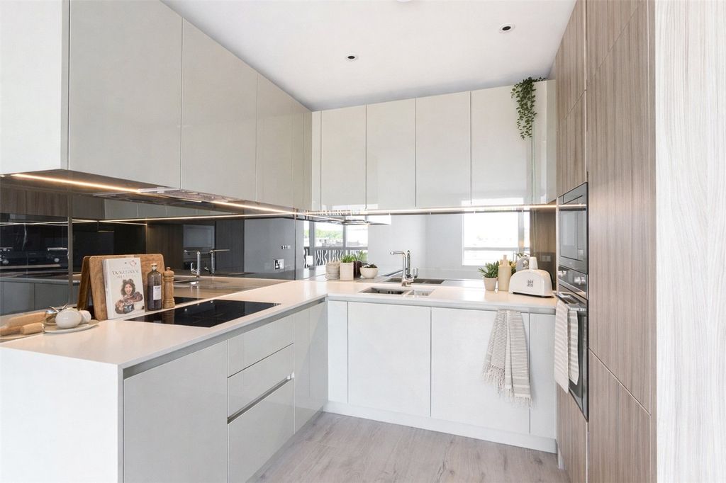 Property photo 2 of 5 Picture No. 28