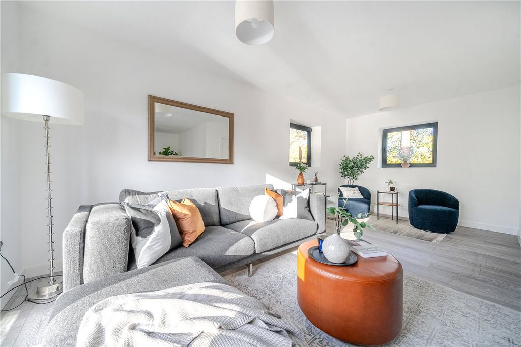 Property photo 3 of 33 Picture No. 15