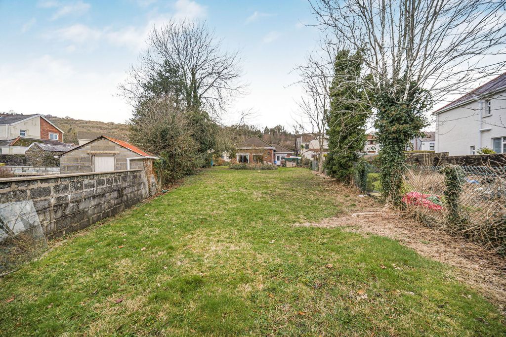 Property photo 2 of 49