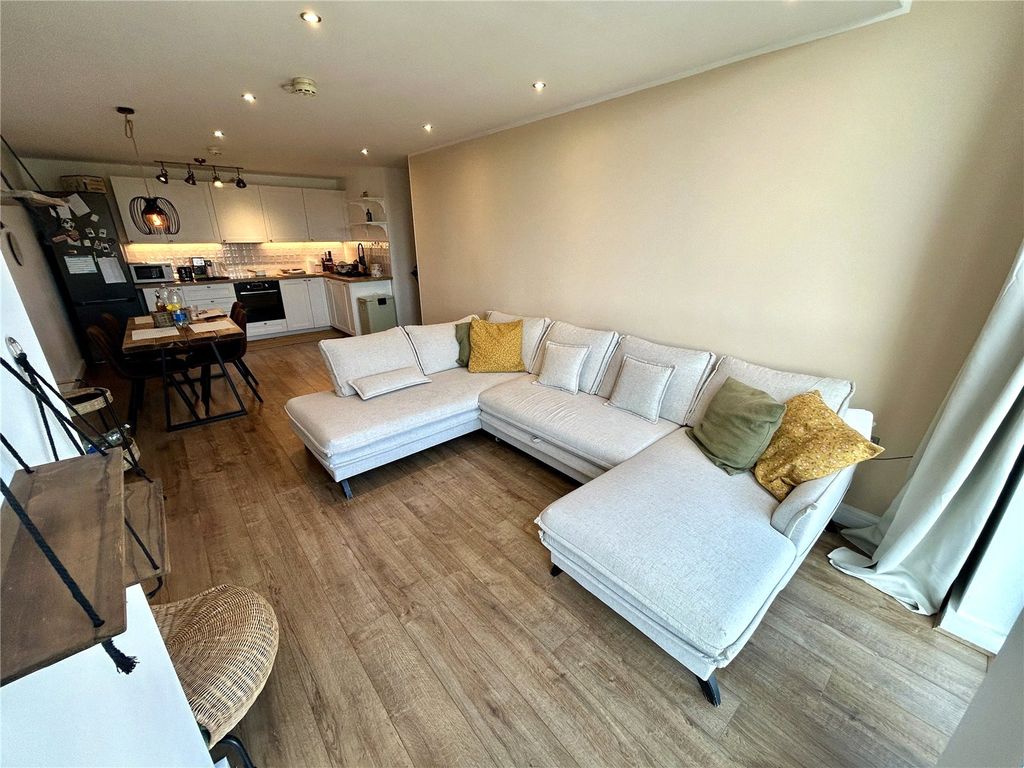 Property photo 3 of 12 Picture No. 02