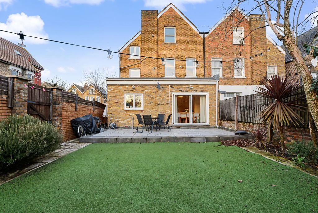 Property photo 2 of 13