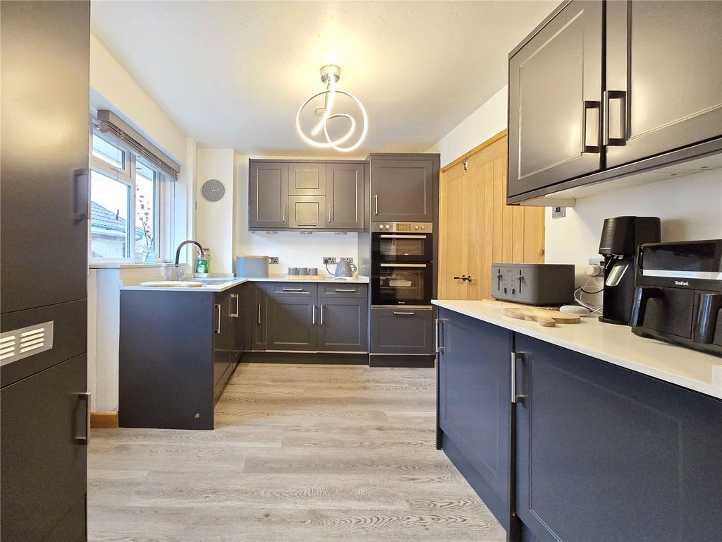 Property photo 2 of 33 Stylish Kitchen