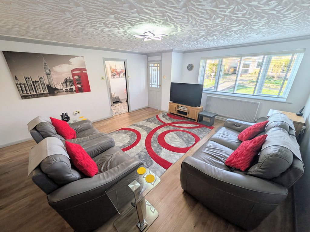 Property photo 2 of 23