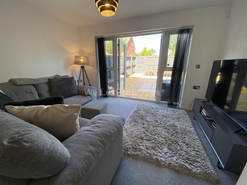 Property photo 2 of 10