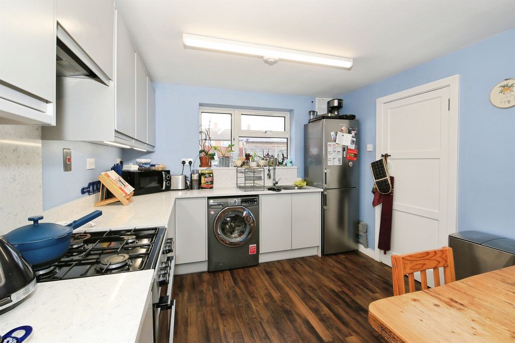 Property photo 2 of 19