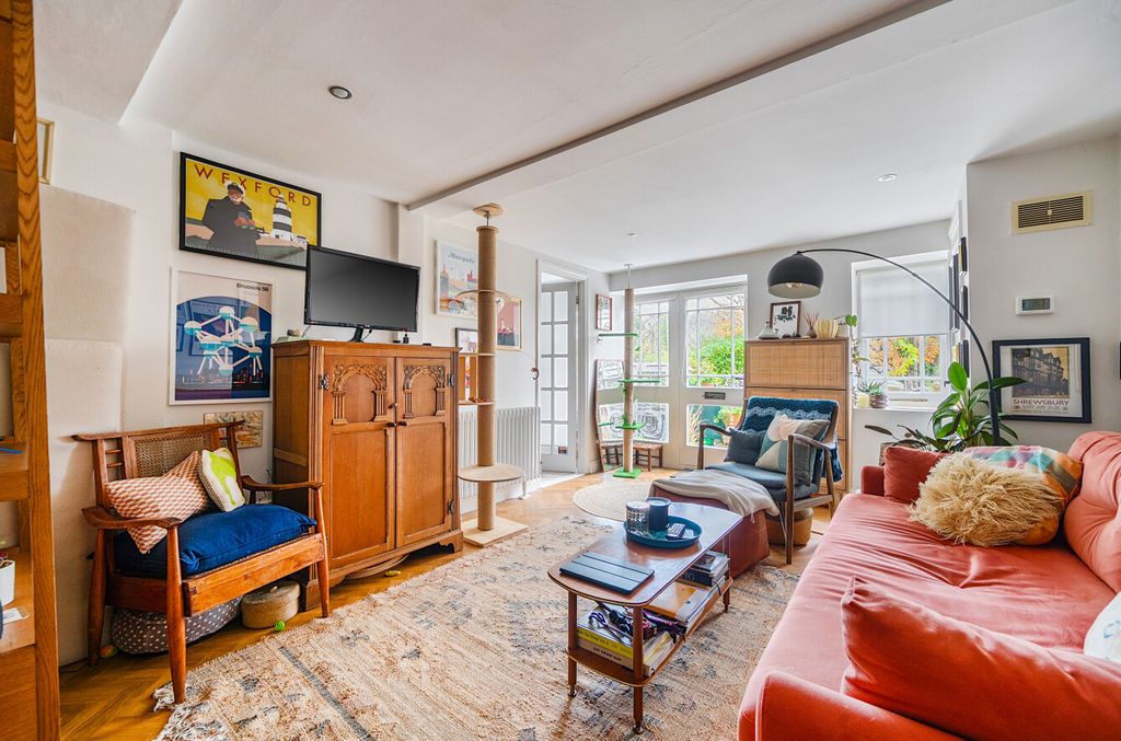 Property photo 3 of 24 1382210-16-691738...