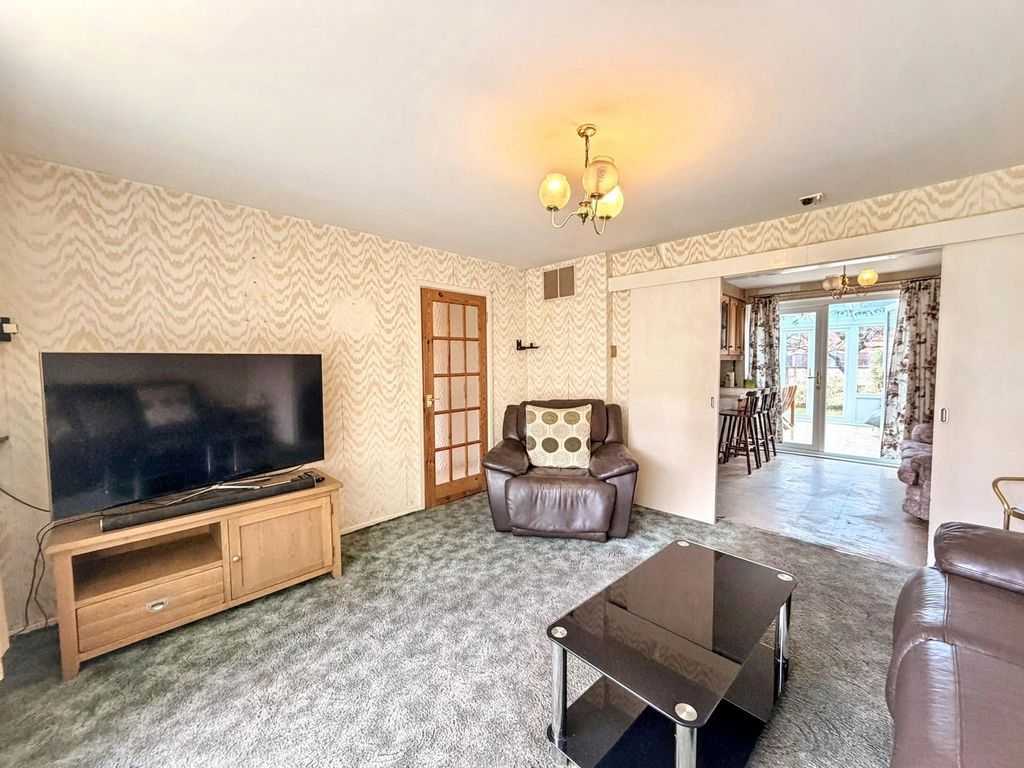 Property photo 2 of 23