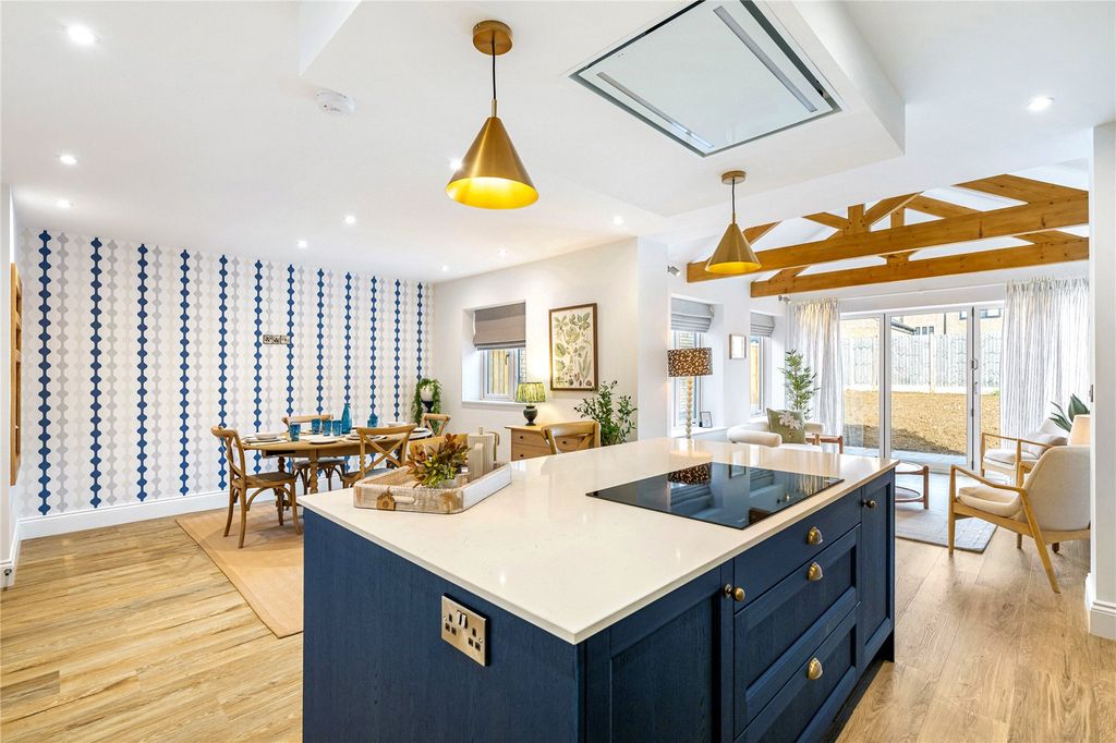 Property photo 2 of 15 Kitchen Example