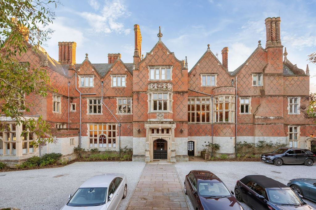 Property photo 1 of 29