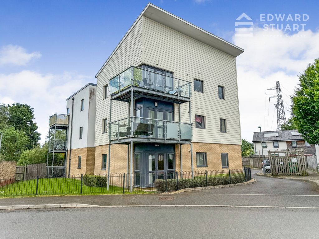 Property photo 1 of 8 2 Bedroom Flat For Sale