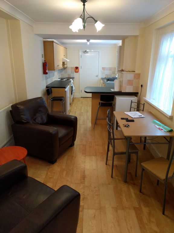 Property photo 2 of 7 Kitchen / Diner