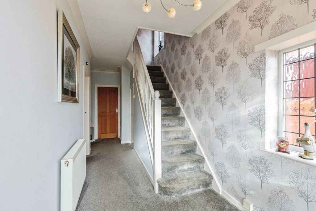 Property photo 2 of 14 Photo