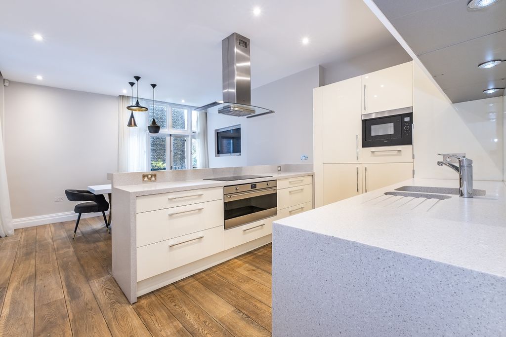 Property photo 2 of 21 Kitchen