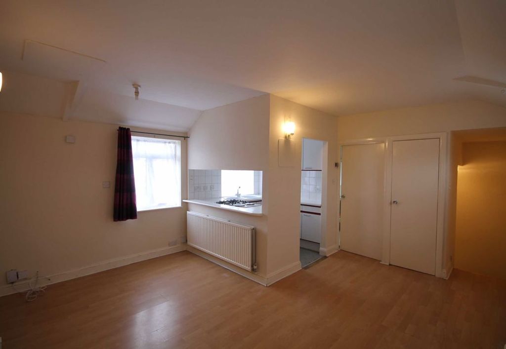 Property photo 1 of 3