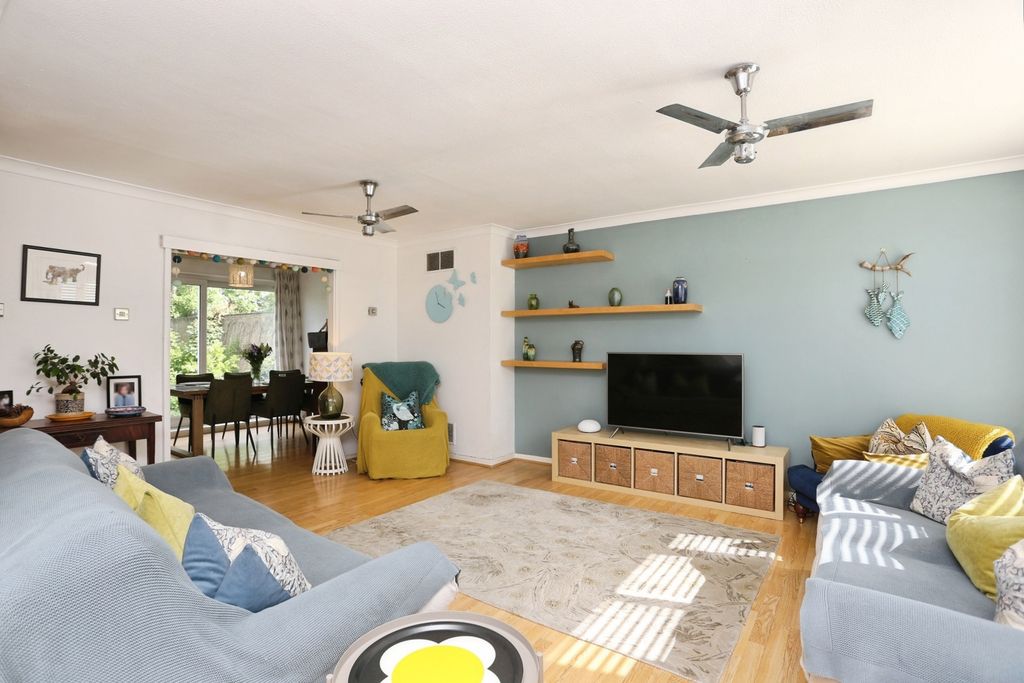 Property photo 3 of 22 Pbox-Img.Jpg