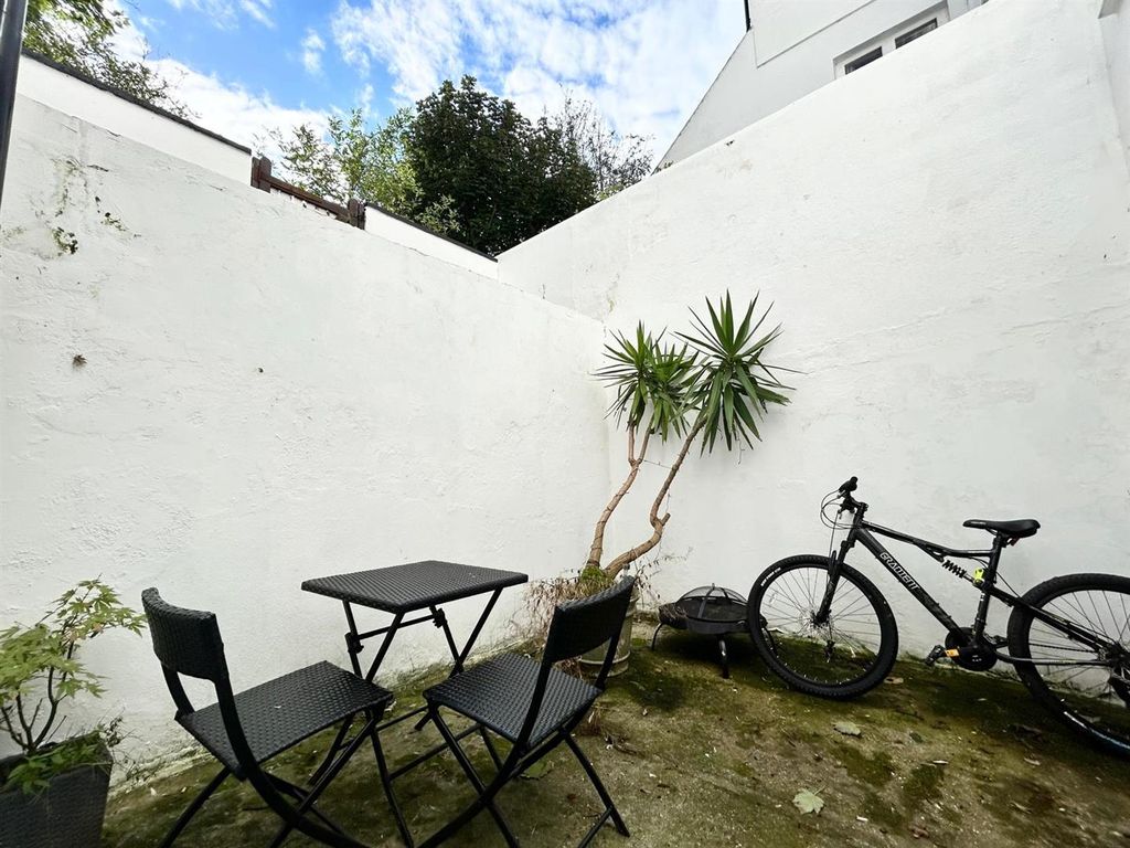 Property photo 2 of 8 8.Jpg