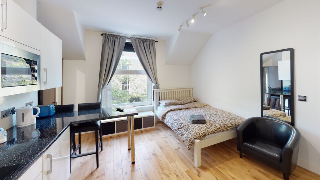 Property photo 1 of 3 Studio Room