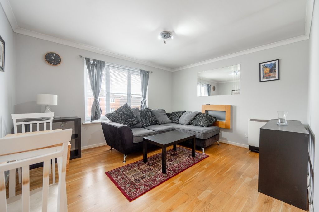 Property photo 2 of 8