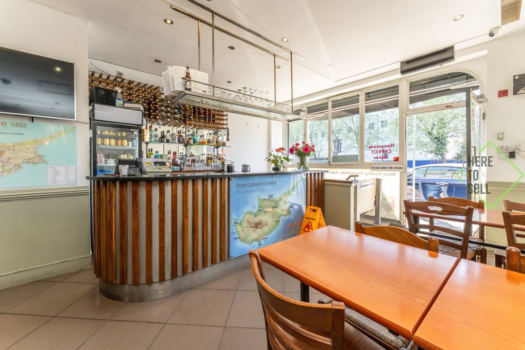 Property photo 2 of 16 High Rd, London N20 9Hh-1 (10)