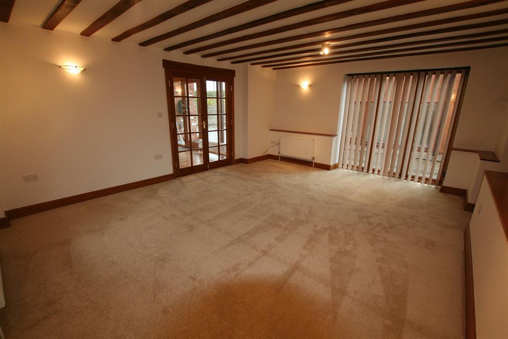 Property photo 2 of 16 Pfb,Livingroom1.Jpg