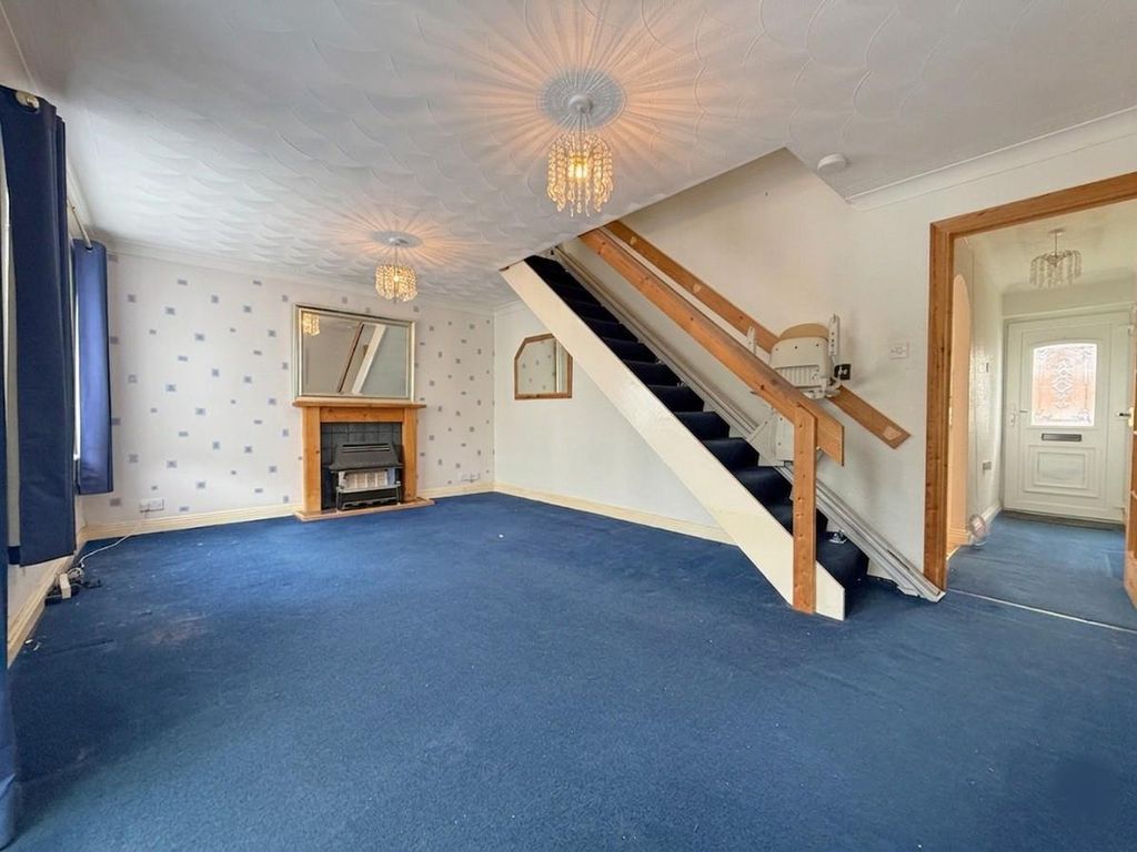 Property photo 2 of 16 Wentwood Gardens 26 - Lounge Front.Jpg
