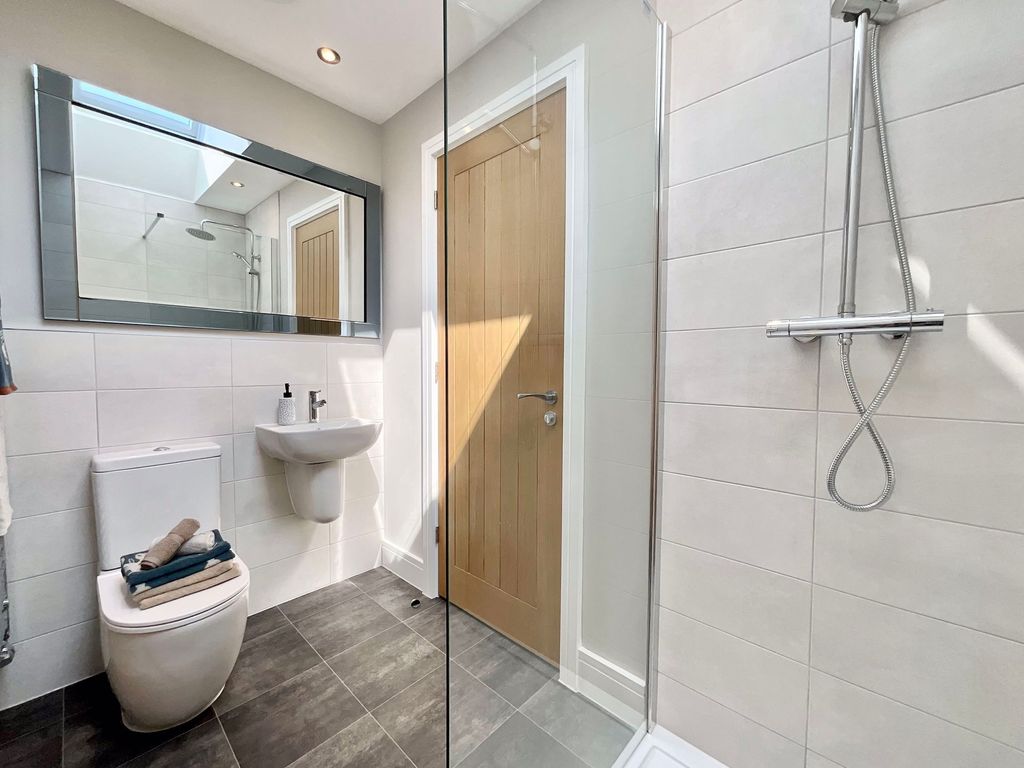 Property photo 3 of 7 Photo 4