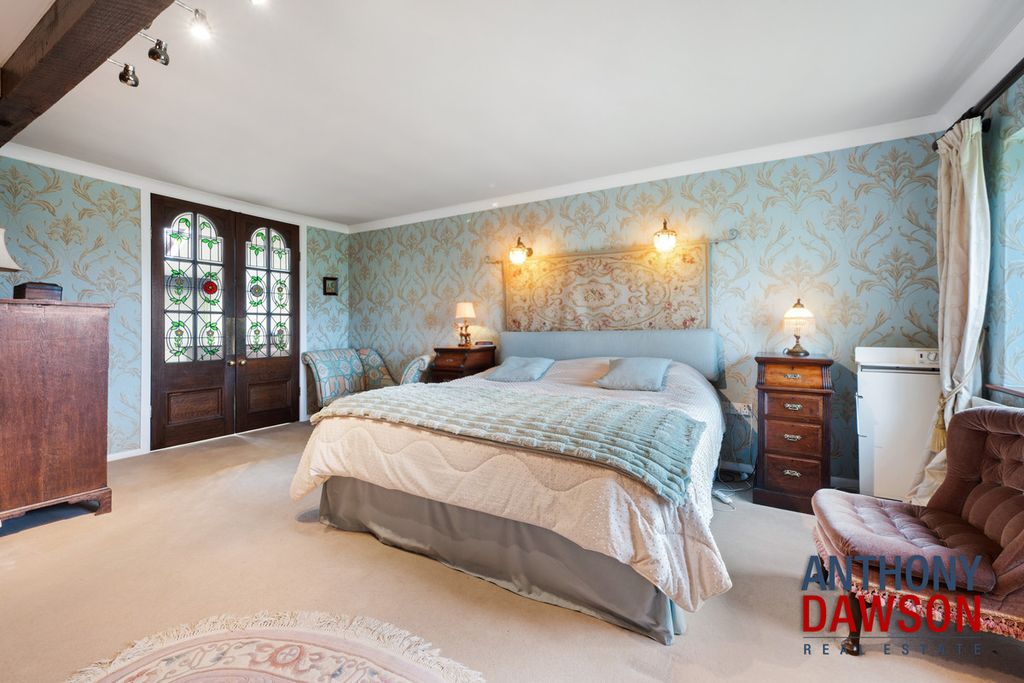 Property photo 3 of 26