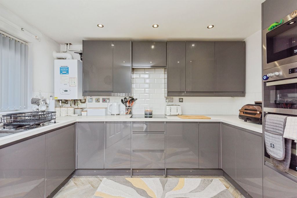 Property photo 3 of 20