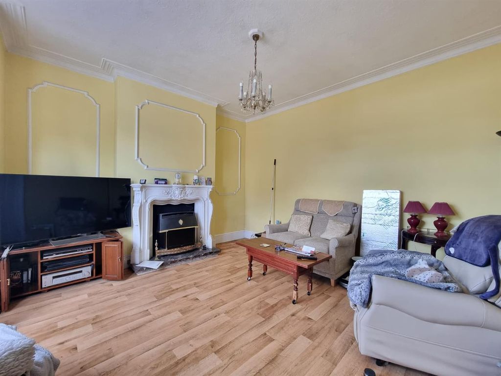 Property photo 3 of 21